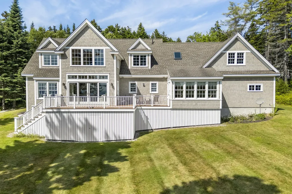 75 Stowaway Road Southport ME 04576