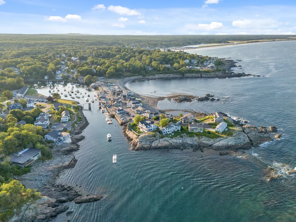 20 Shore Road Ogunquit ME 03907