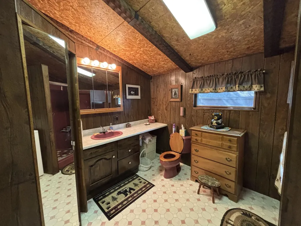 4 N Shore Road Abbot ME 04406