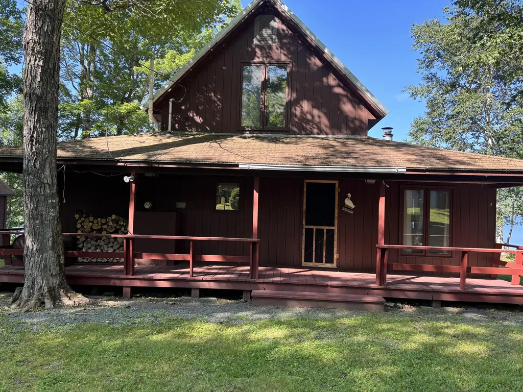 4 N Shore Road Abbot ME 04406