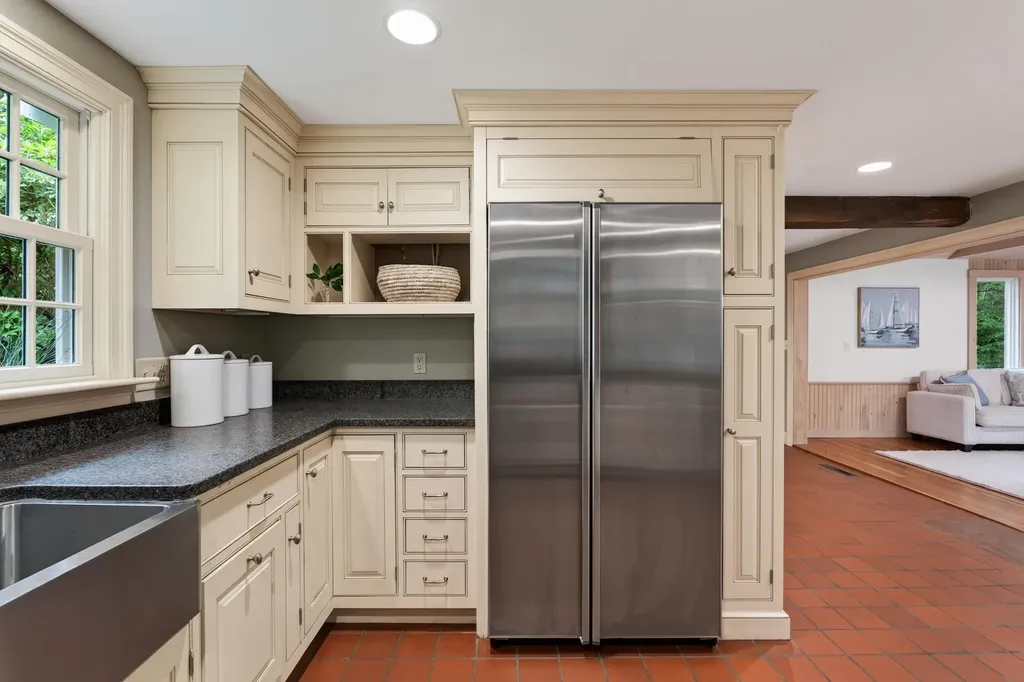 1062 Shore Road Cape Elizabeth ME 04107