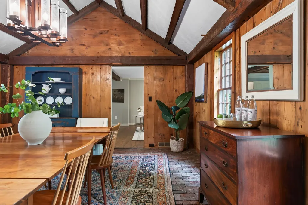 1062 Shore Road Cape Elizabeth ME 04107