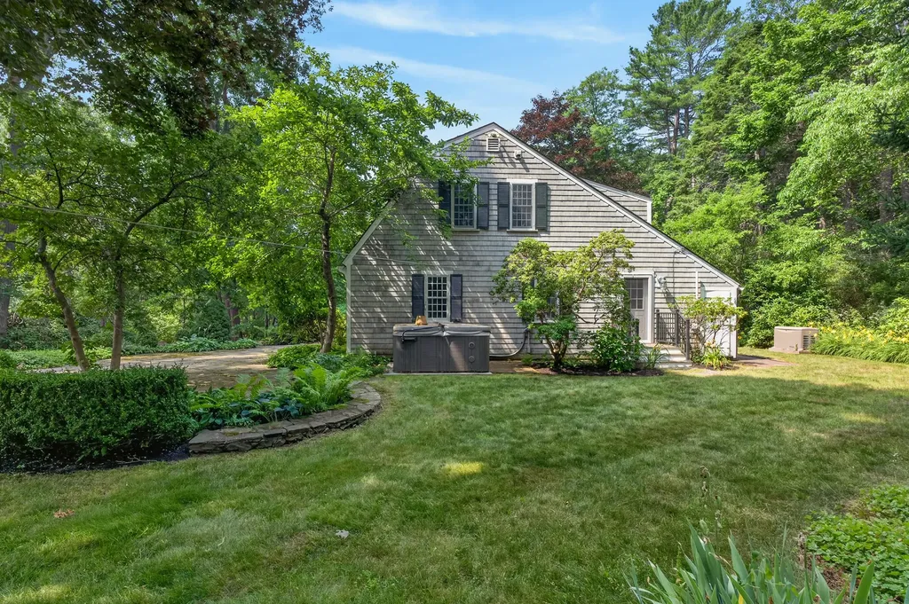 1062 Shore Road Cape Elizabeth ME 04107