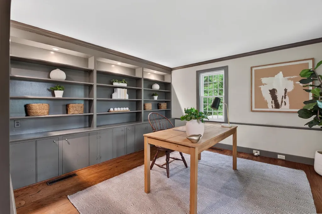 1062 Shore Road Cape Elizabeth ME 04107