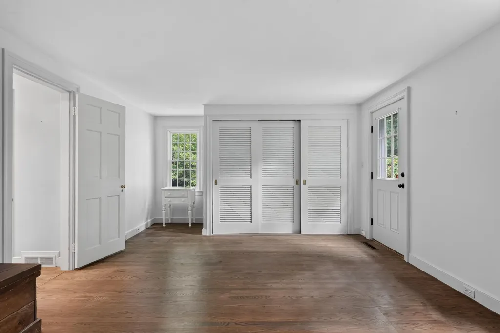 1062 Shore Road Cape Elizabeth ME 04107