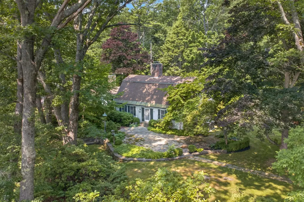 1062 Shore Road Cape Elizabeth ME 04107