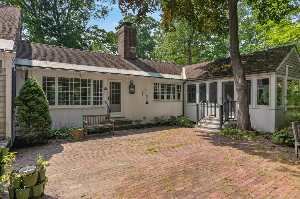 1062 Shore Road Cape Elizabeth ME 04107