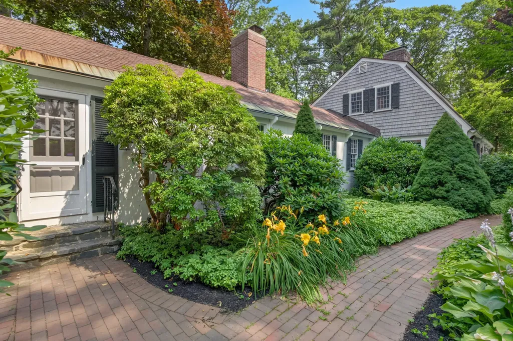 1062 Shore Road Cape Elizabeth ME 04107