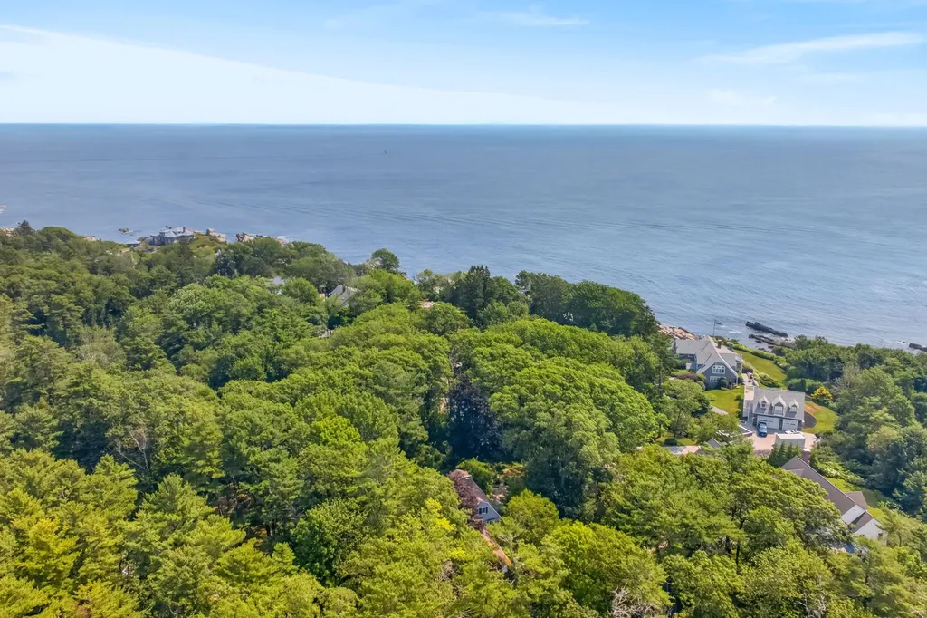 1062 Shore Road Cape Elizabeth ME 04107