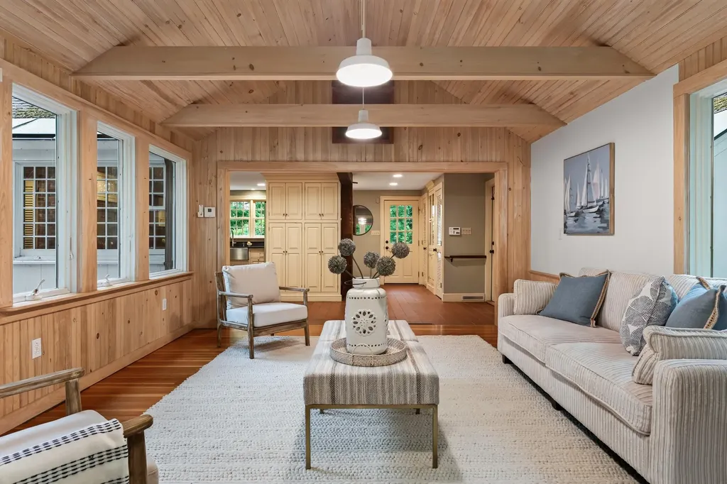 1062 Shore Road Cape Elizabeth ME 04107