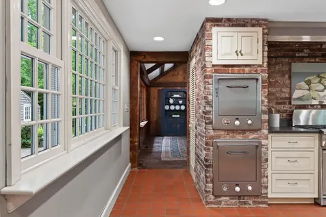 1062 Shore Road Cape Elizabeth ME 04107
