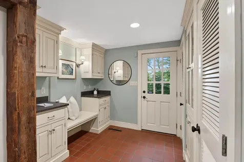 1062 Shore Road Cape Elizabeth ME 04107