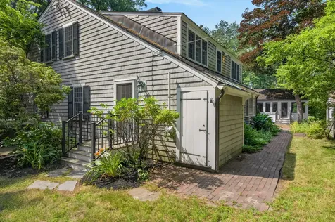 1062 Shore Road Cape Elizabeth ME 04107