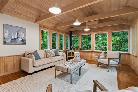 1062 Shore Road Cape Elizabeth ME 04107
