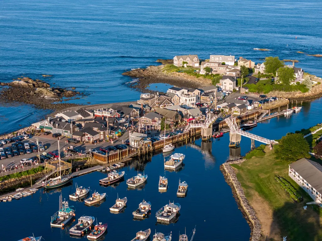 20 Shore Road Ogunquit ME 03907