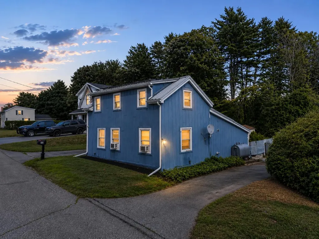 39 Cumberland Avenue Saco ME 04072