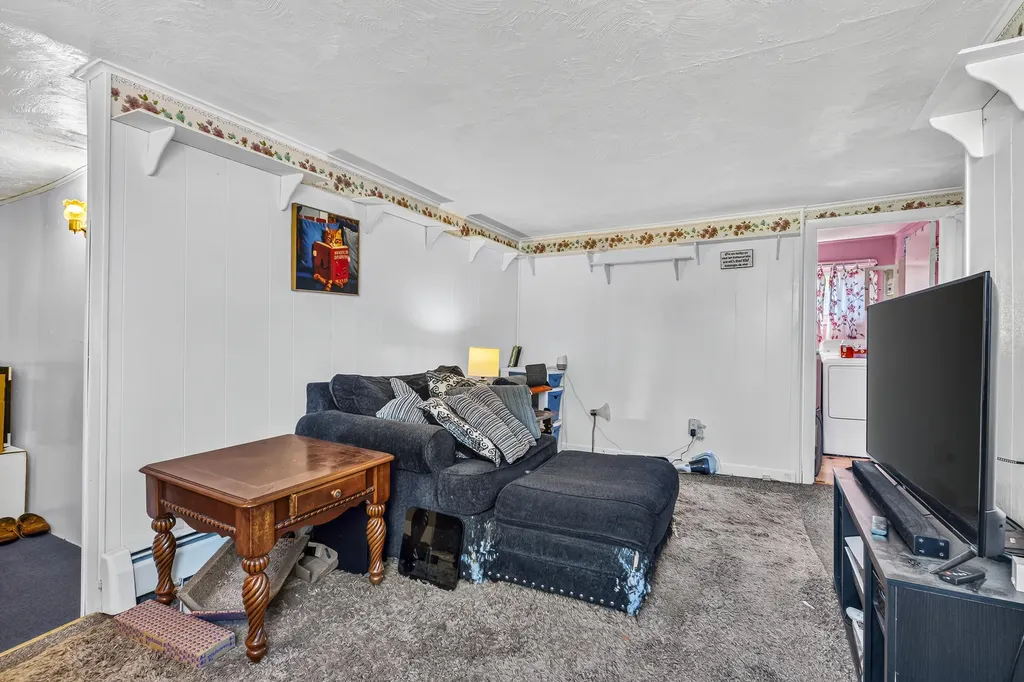 39 Cumberland Avenue Saco ME 04072