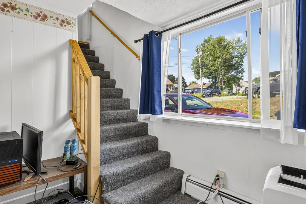 39 Cumberland Avenue Saco ME 04072
