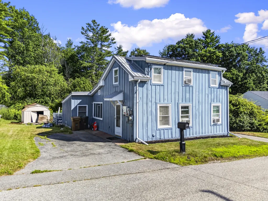 39 Cumberland Avenue Saco ME 04072