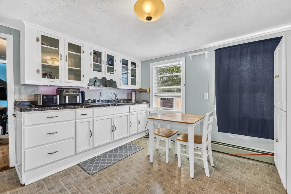 39 Cumberland Avenue Saco ME 04072