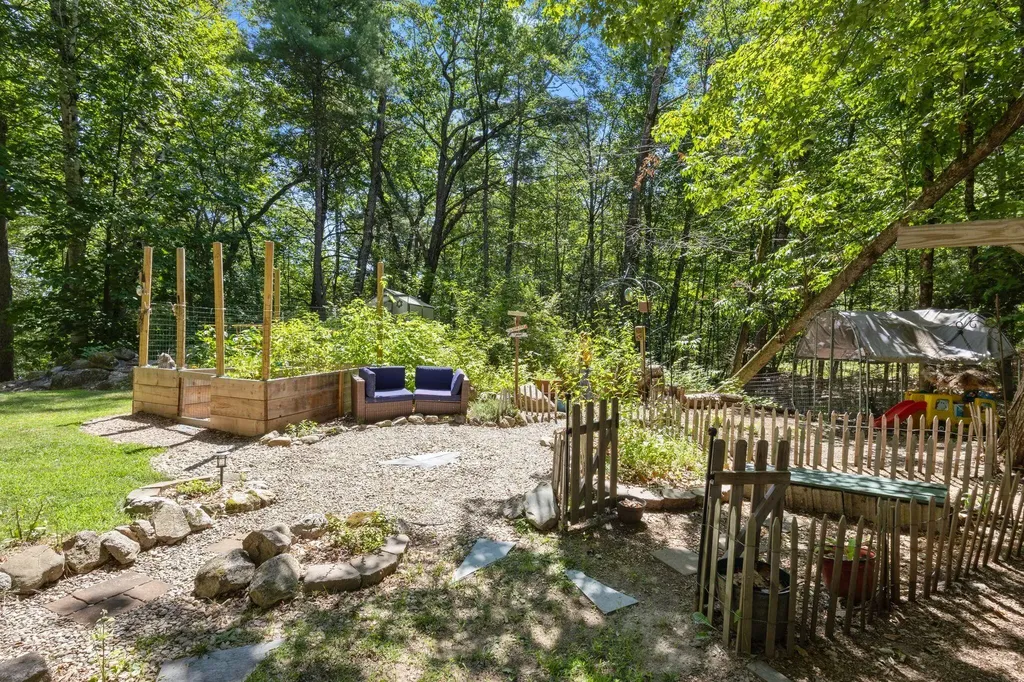128 Pleasant View Drive Naples ME 04055