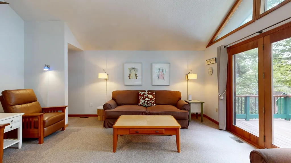 9 Suomela Lane Norway ME 04268