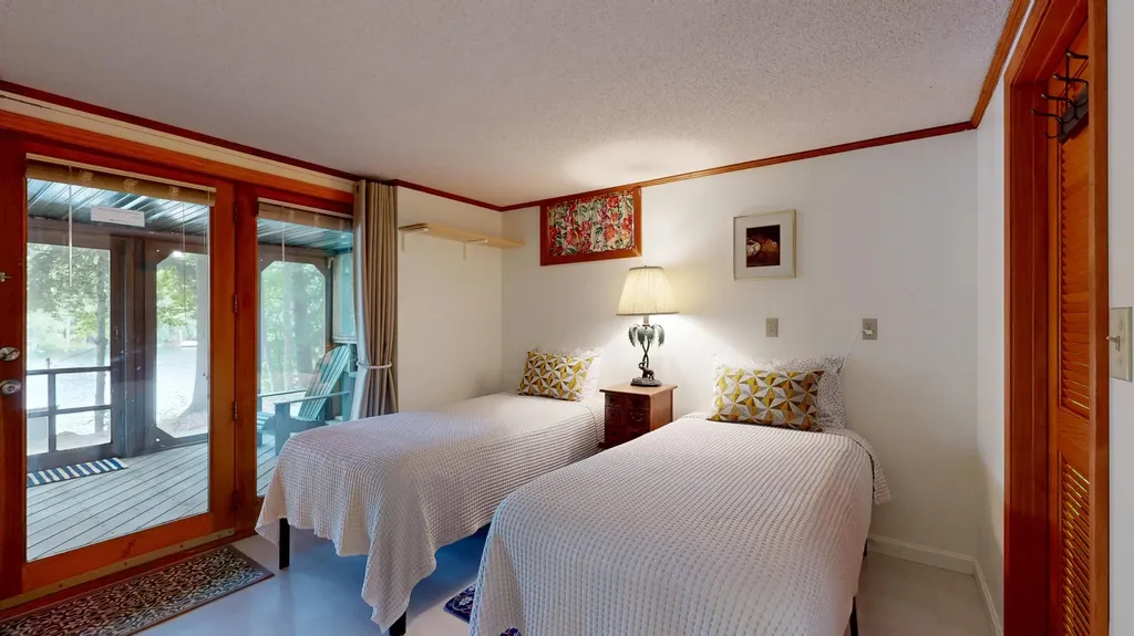 9 Suomela Lane Norway ME 04268
