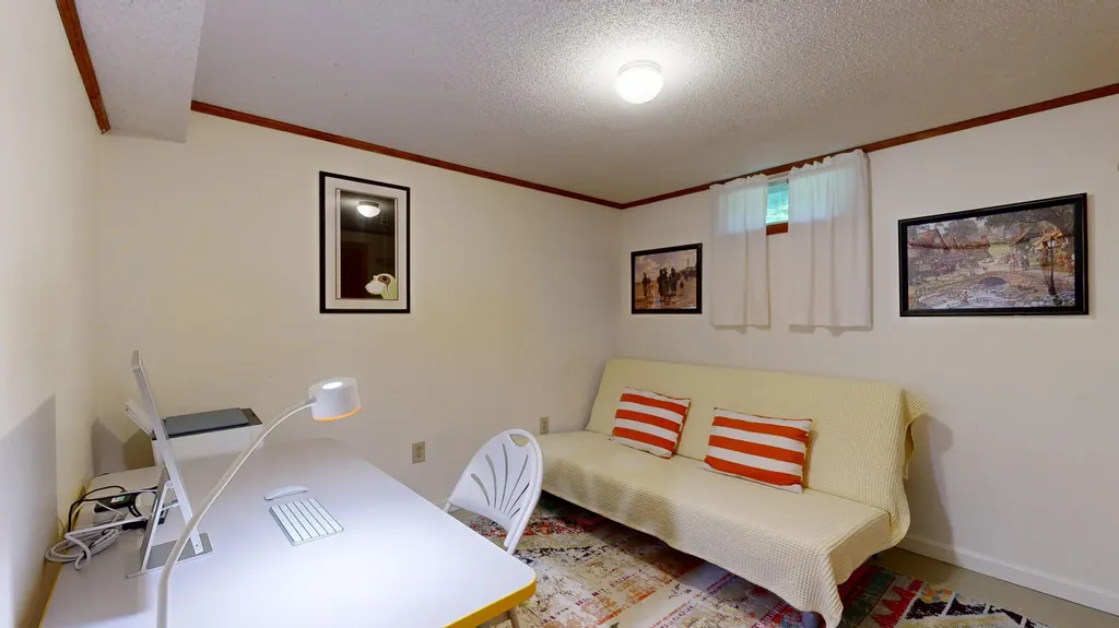 9 Suomela Lane Norway ME 04268