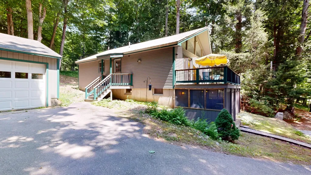 9 Suomela Lane Norway ME 04268