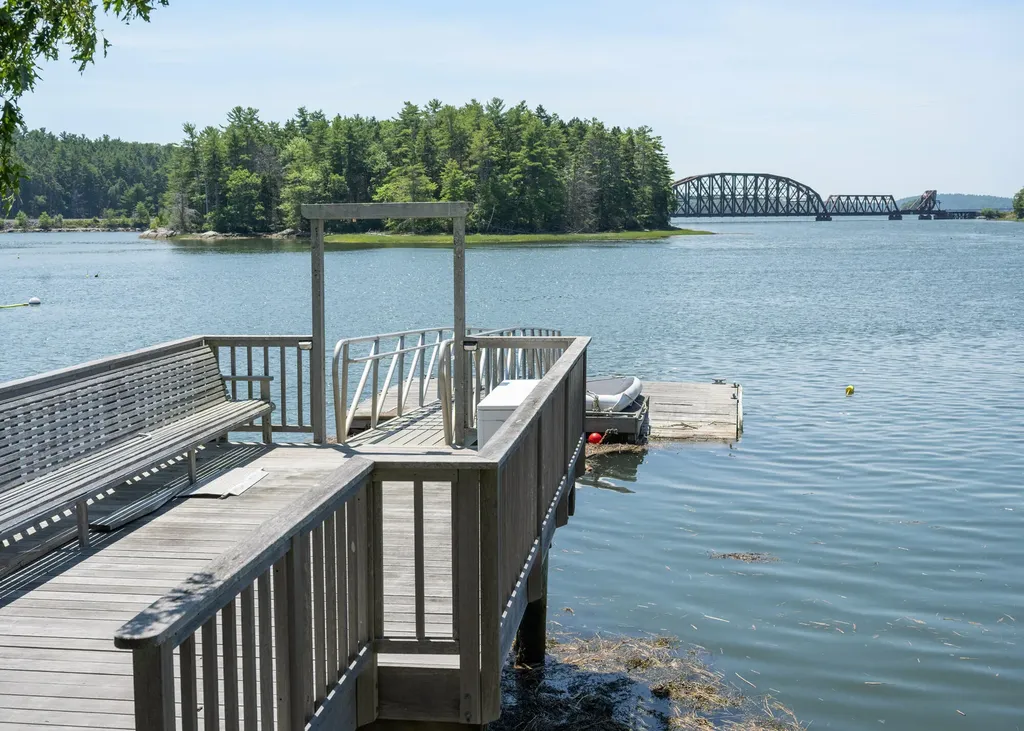 63 River Point Road Wiscasset ME 04578