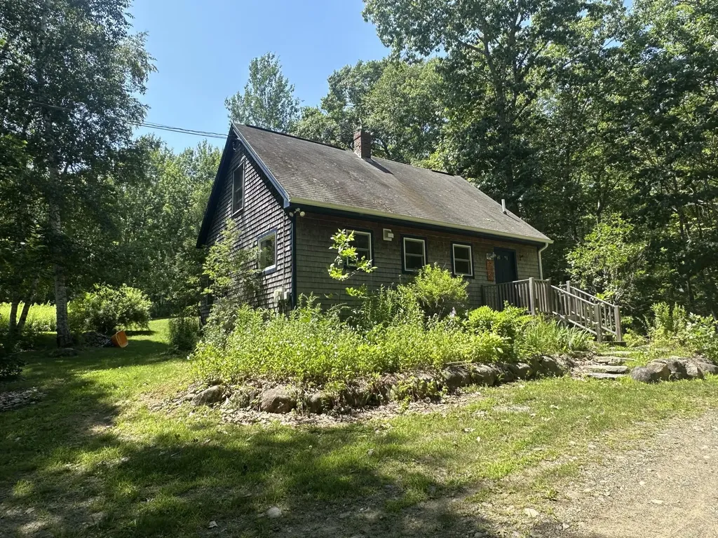 2866 Belfast Road Lincolnville ME 04849
