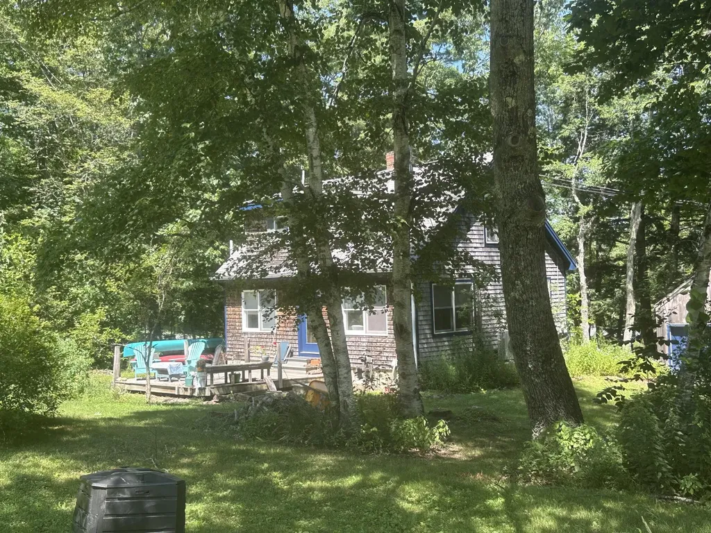 2866 Belfast Road Lincolnville ME 04849