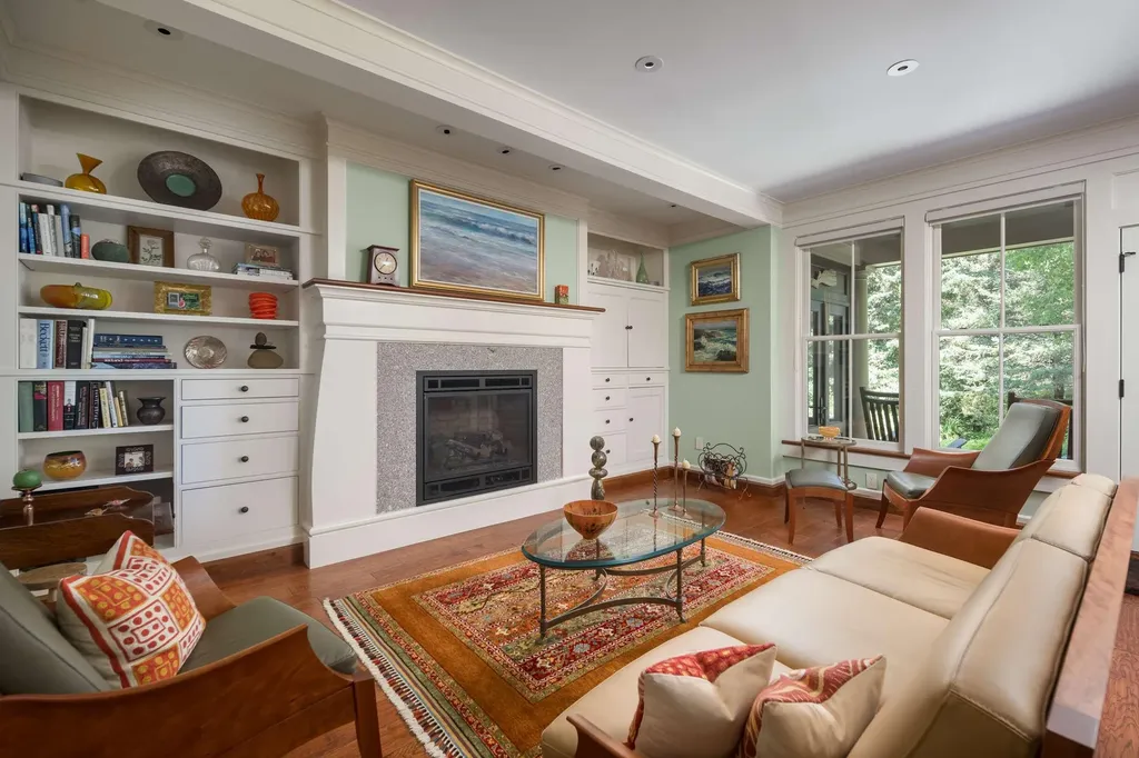 6 Pebble Cove York ME 03902