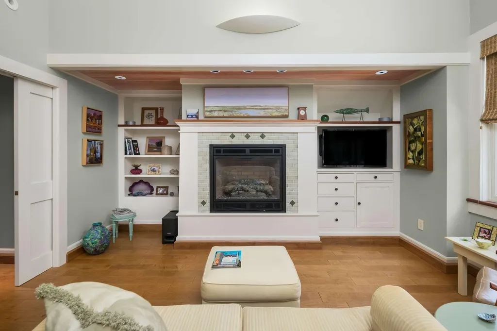 6 Pebble Cove York ME 03902