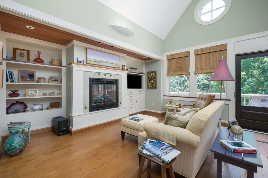 6 Pebble Cove York ME 03902