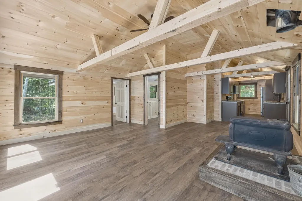 6 Leonard Lane Chesterville ME 04938