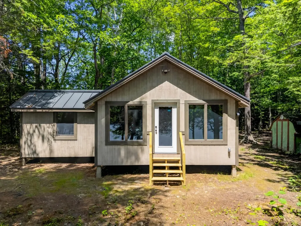 6 Leonard Lane Chesterville ME 04938