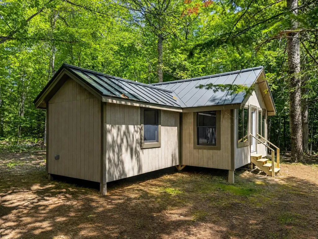 6 Leonard Lane Chesterville ME 04938