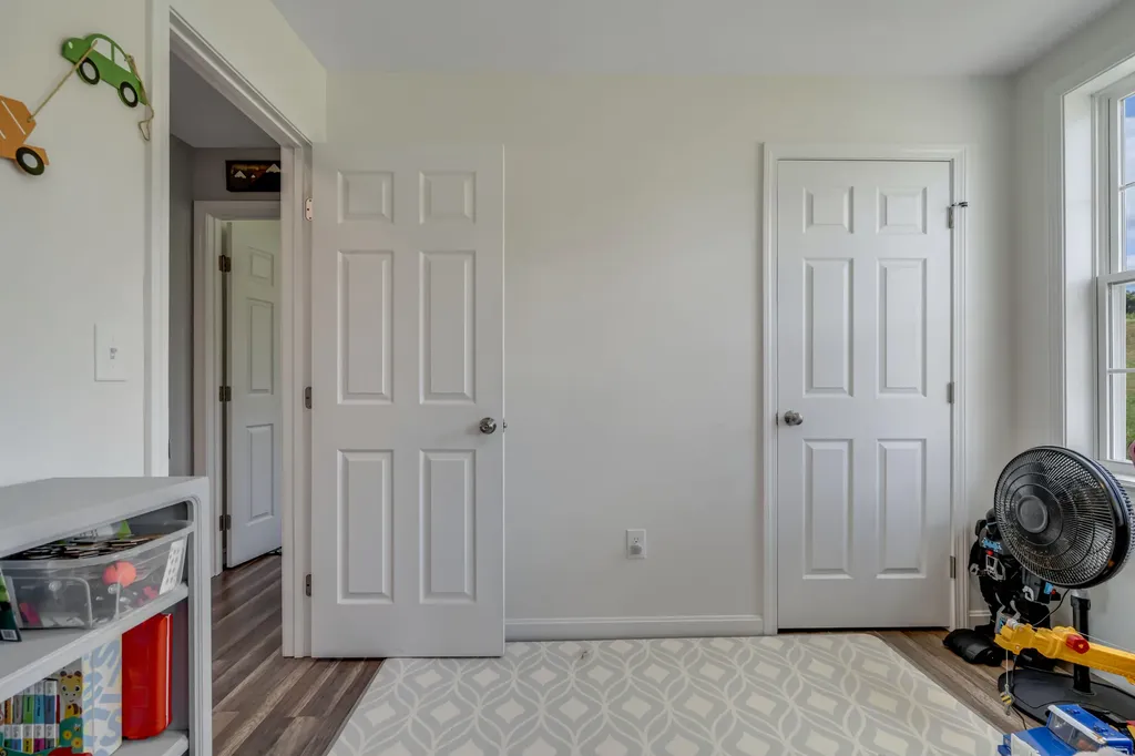 4 Meadow Lane Leeds ME 04263