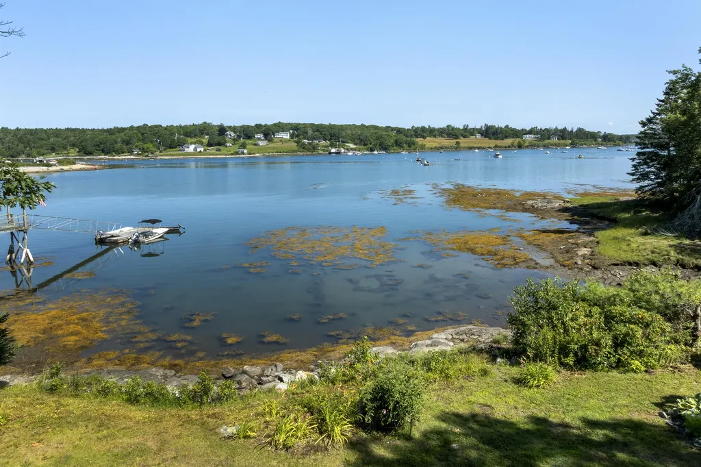 30 Heron Cove Road NE Bristol ME 04554