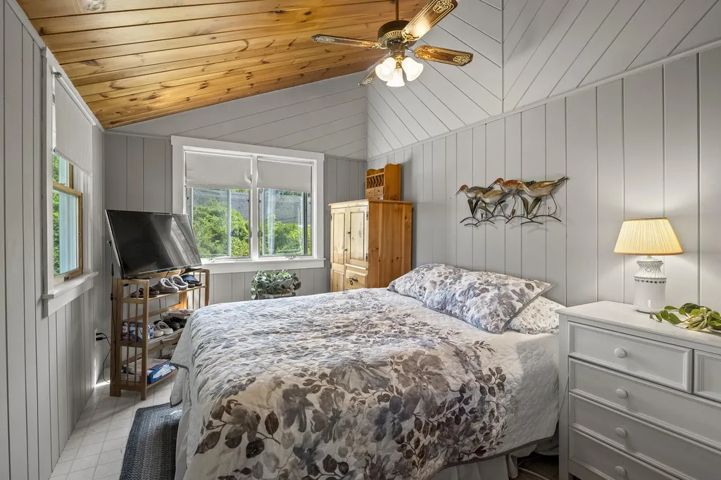 30 Heron Cove Road NE Bristol ME 04554
