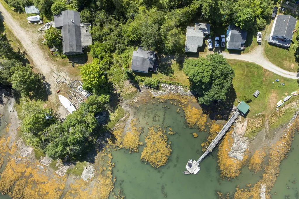 30 Heron Cove Road NE Bristol ME 04554