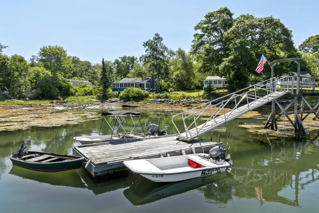 30 Heron Cove Road NE Bristol ME 04554
