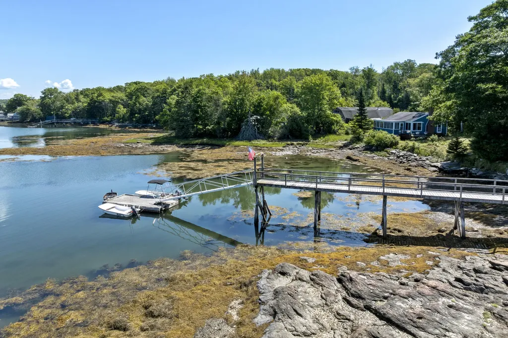 30 Heron Cove Road NE Bristol ME 04554