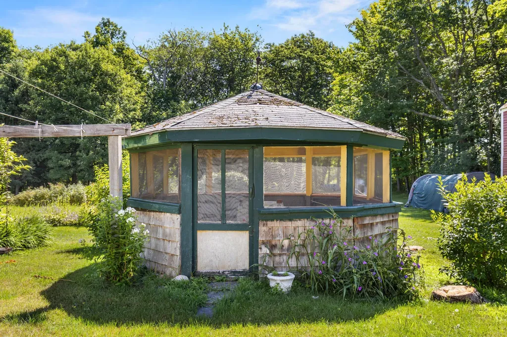 34 Brown Street Kennebunk ME 04043