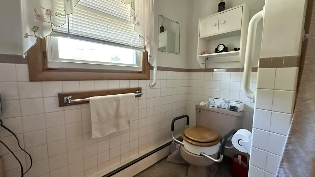 9 Sherbrooke Avenue Lewiston ME 04240