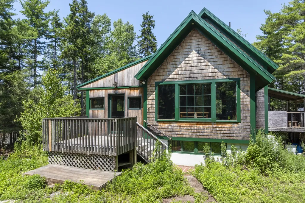 131 Winding Way Harpswell ME 04079