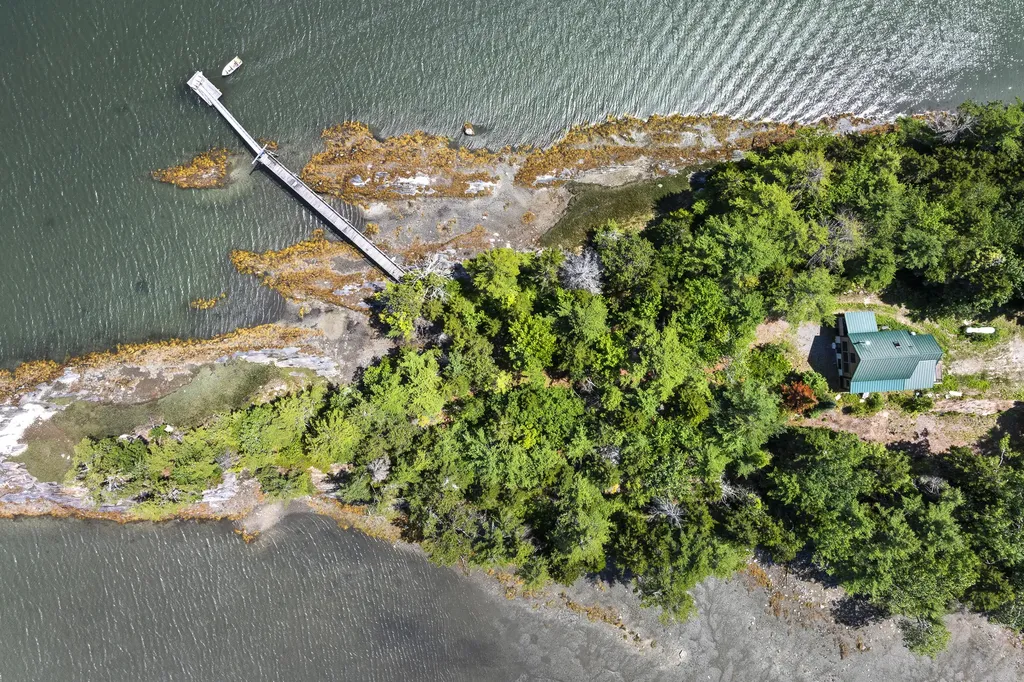 131 Winding Way Harpswell ME 04079