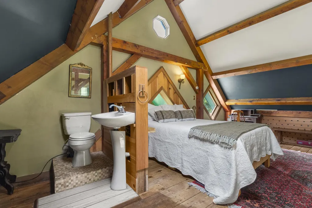 131 Winding Way Harpswell ME 04079