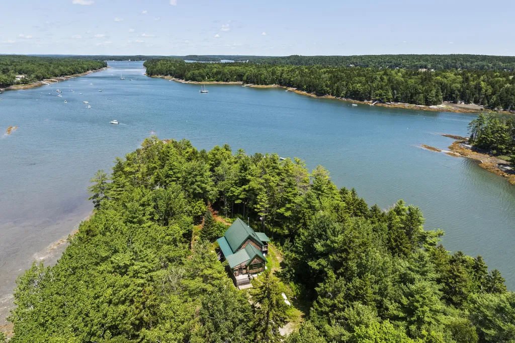 131 Winding Way Harpswell ME 04079